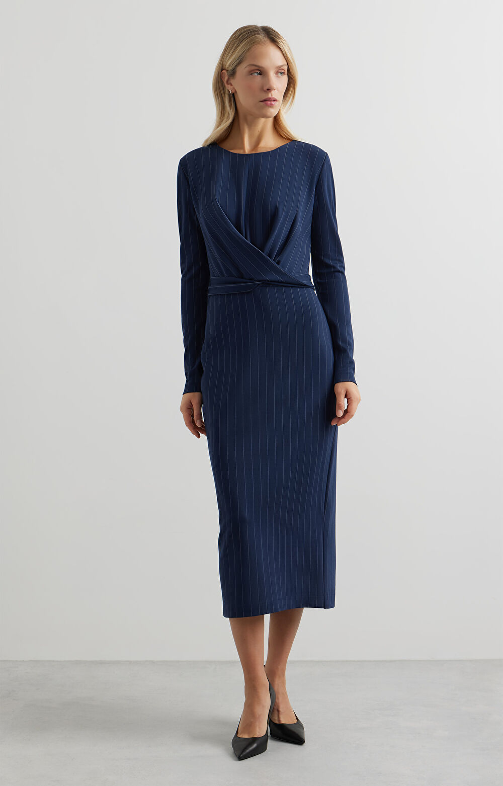 Dopasowana sukienka slim - 3