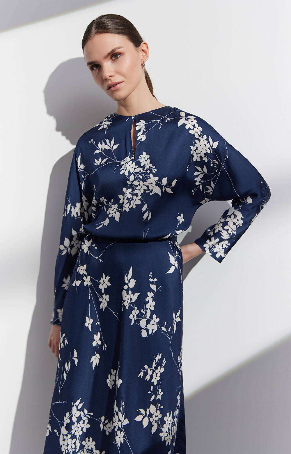 Sukienka kimonowa w print - 13