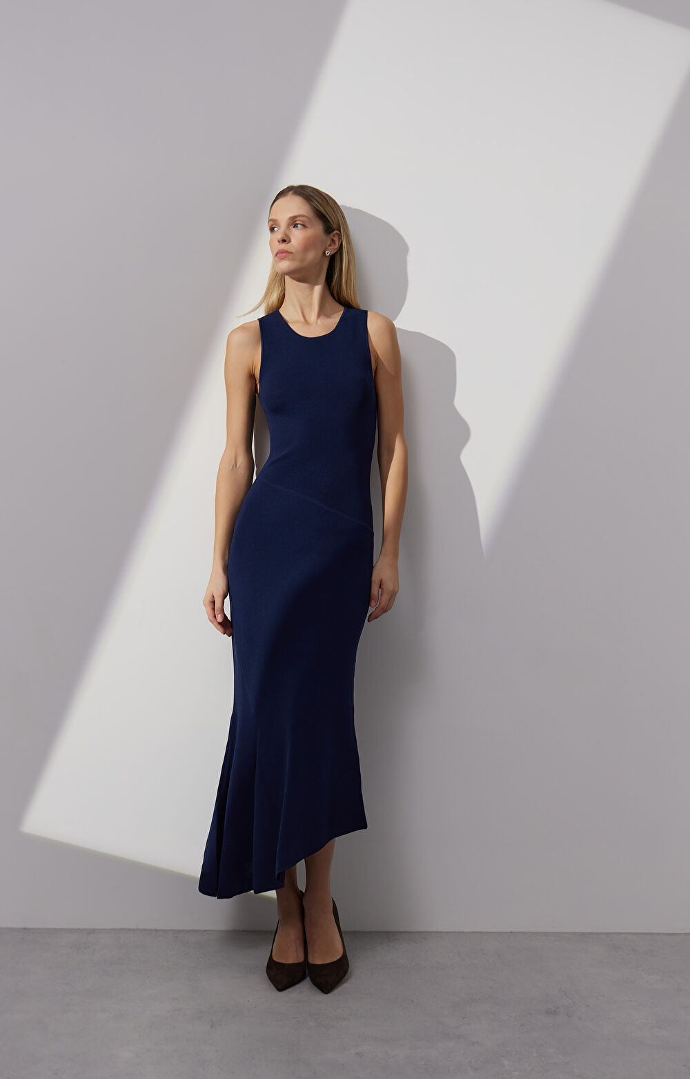 Dzianinowa sukienka slim - 8