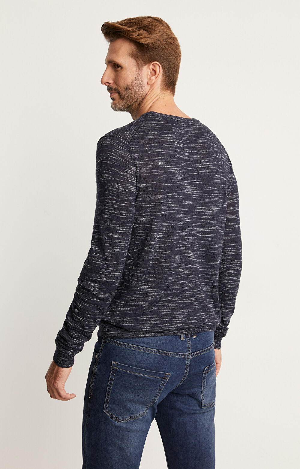 Lekki sweter typu round-neck