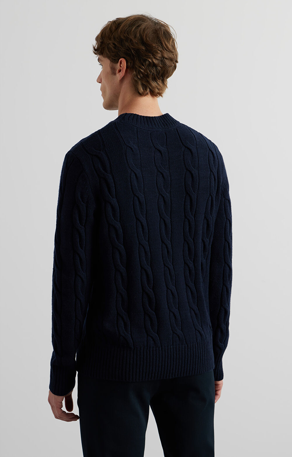 Sweter o warkoczowym splocie - 3