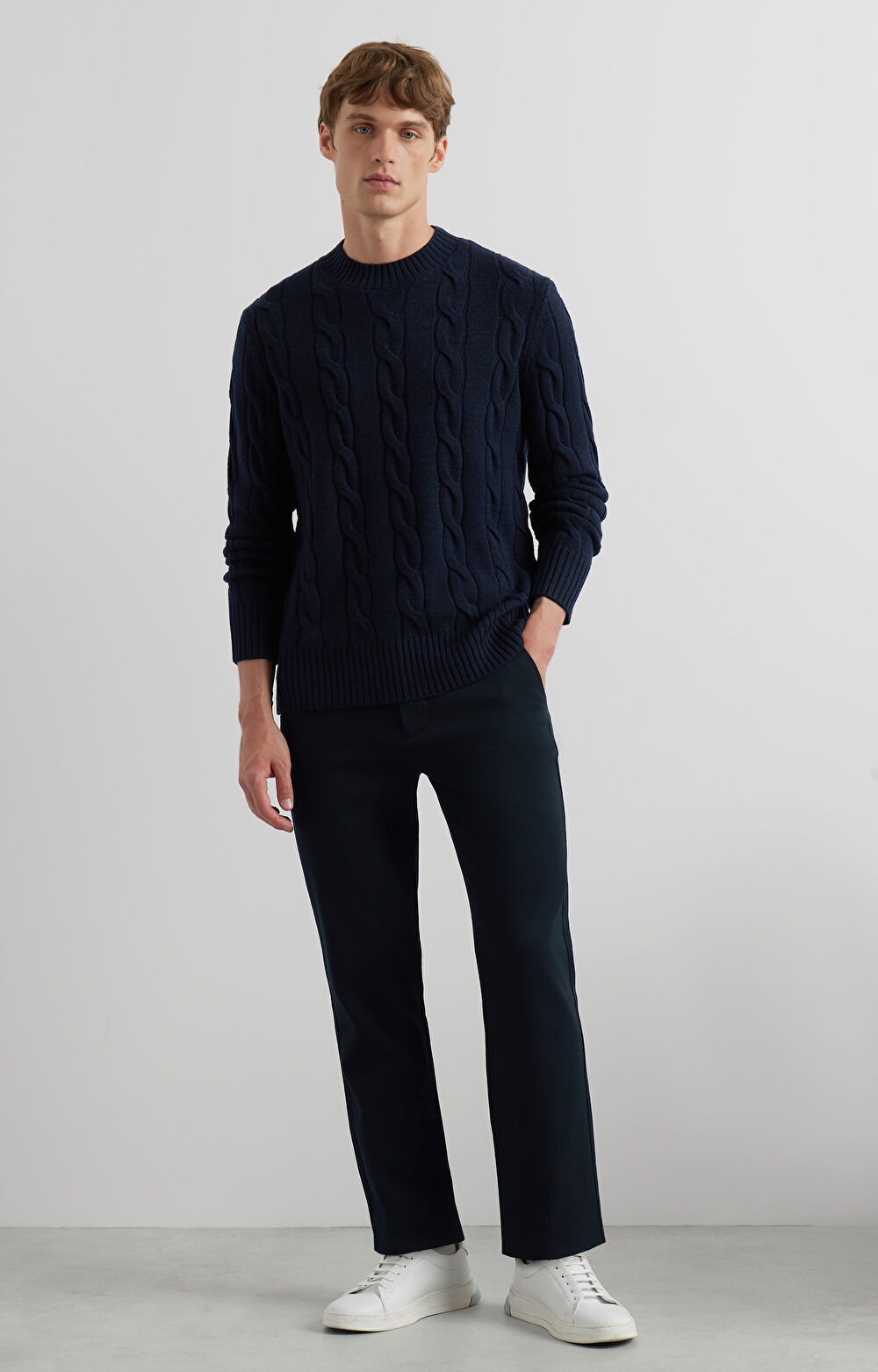 Sweter o warkoczowym splocie - 4
