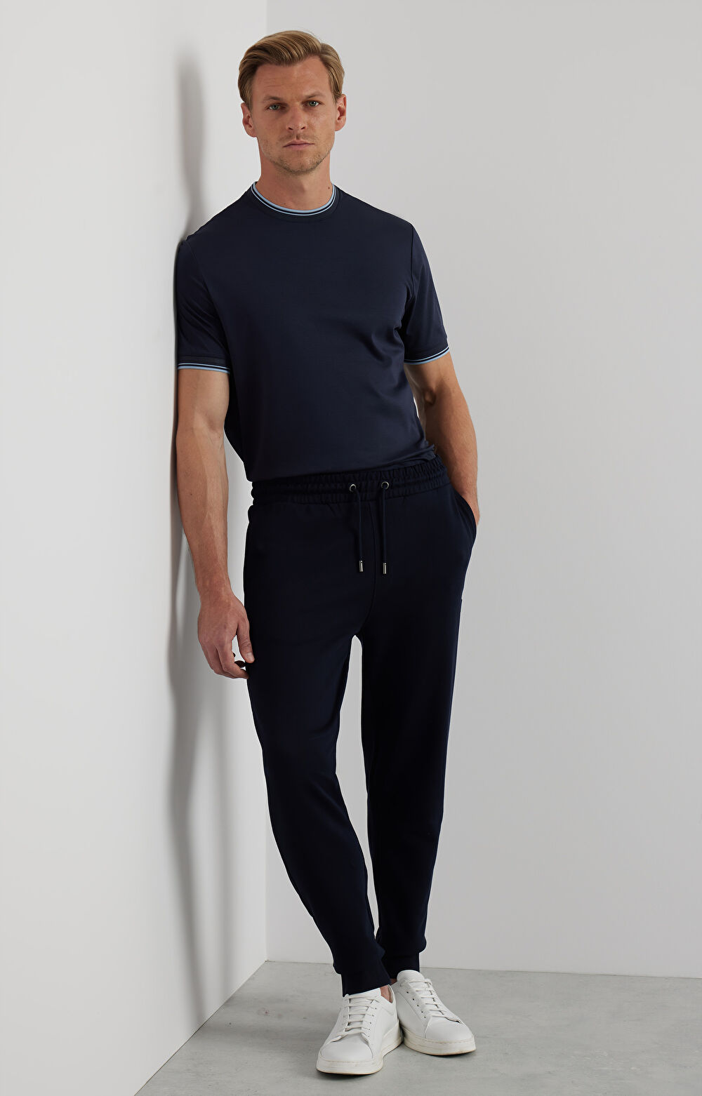 Gładki t-shirt regular - 5