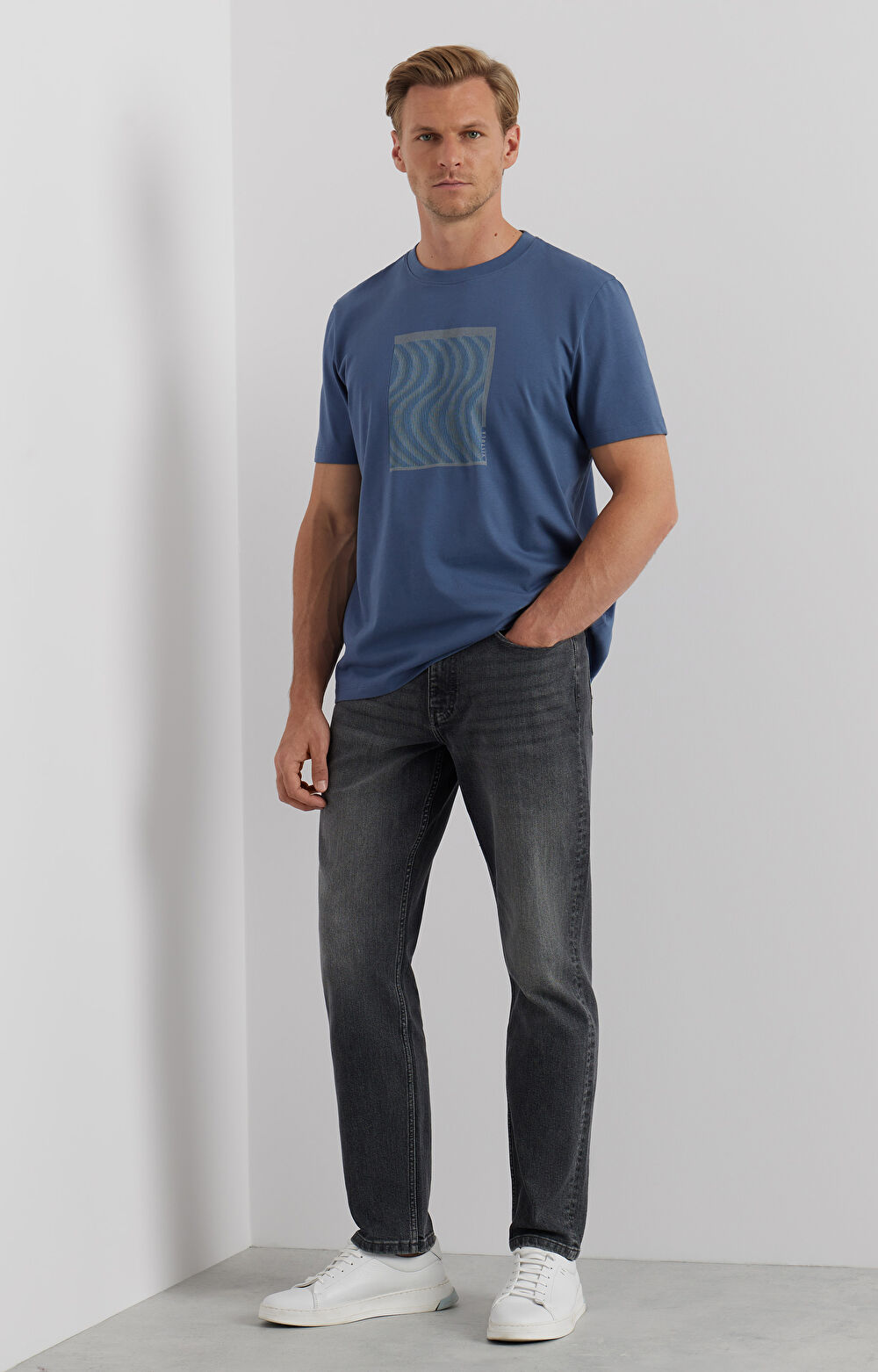 T-shirt z nadrukiem - 3