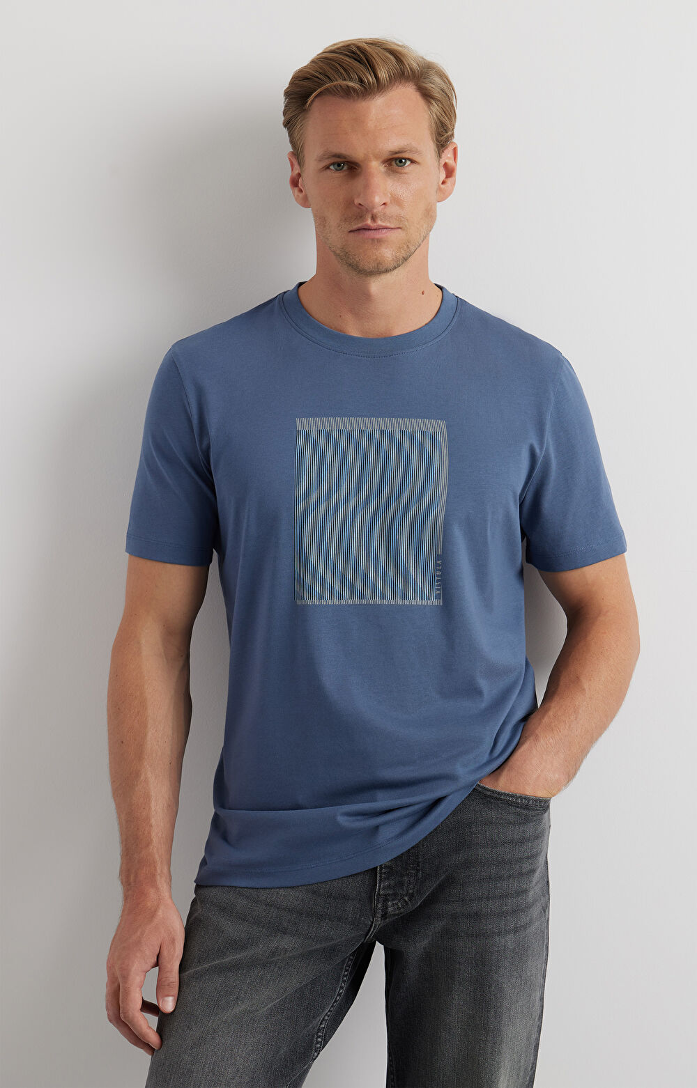 T-shirt z nadrukiem - 6