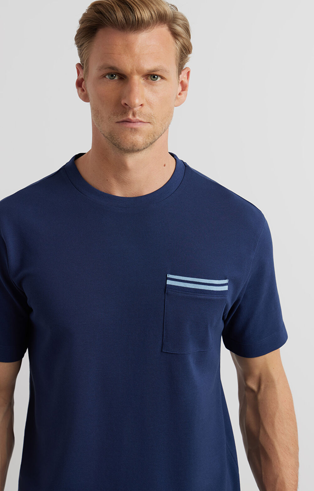 T-shirt z kieszonką - 5