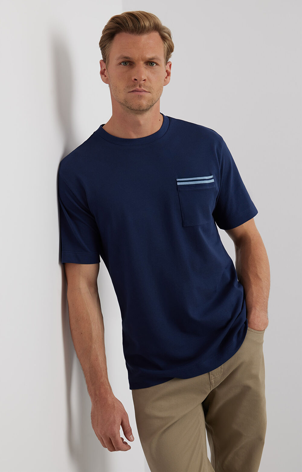 T-shirt z kieszonką - 6