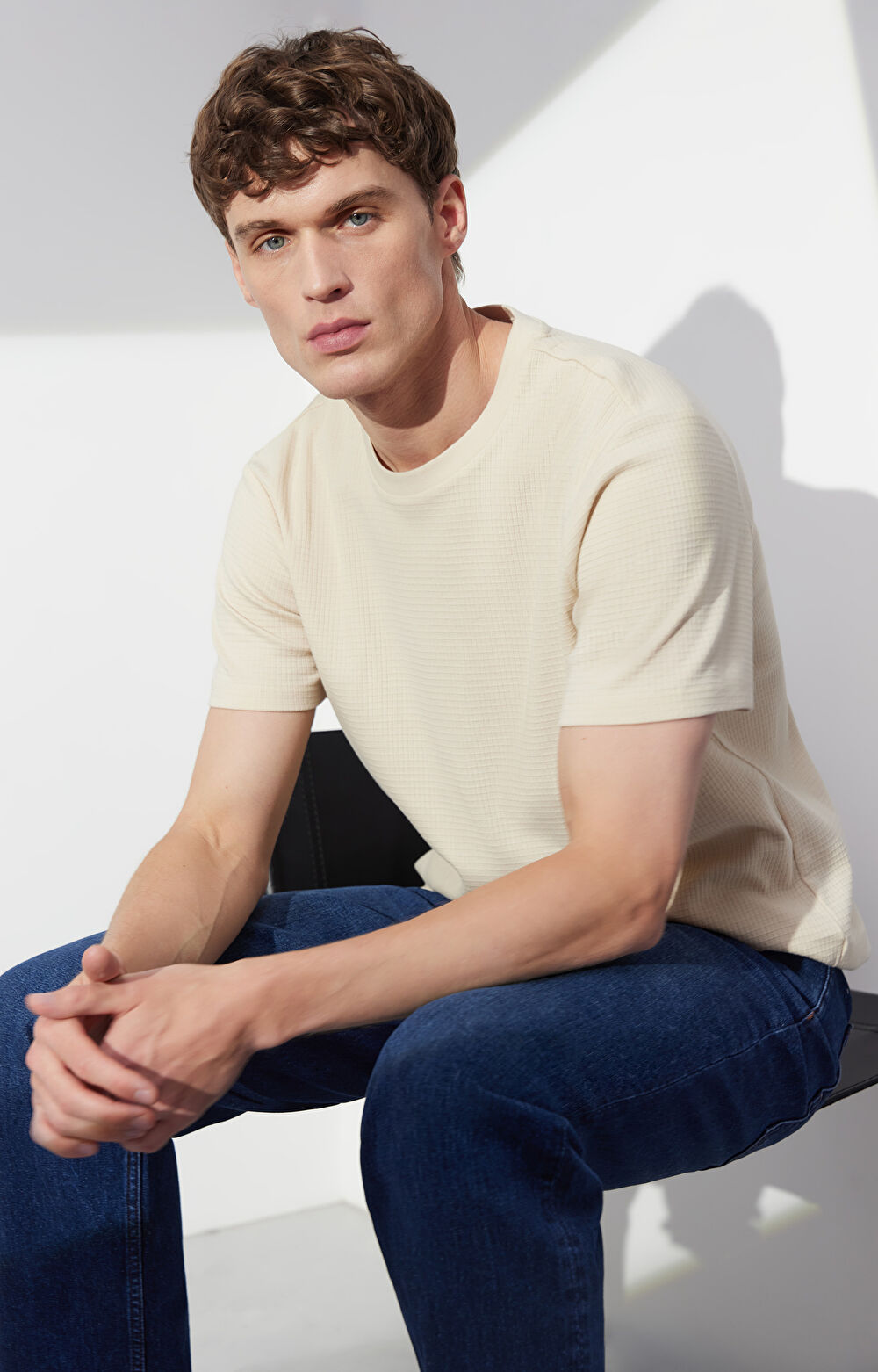 Jasnobeżowy t-shirt VISTULA - 5