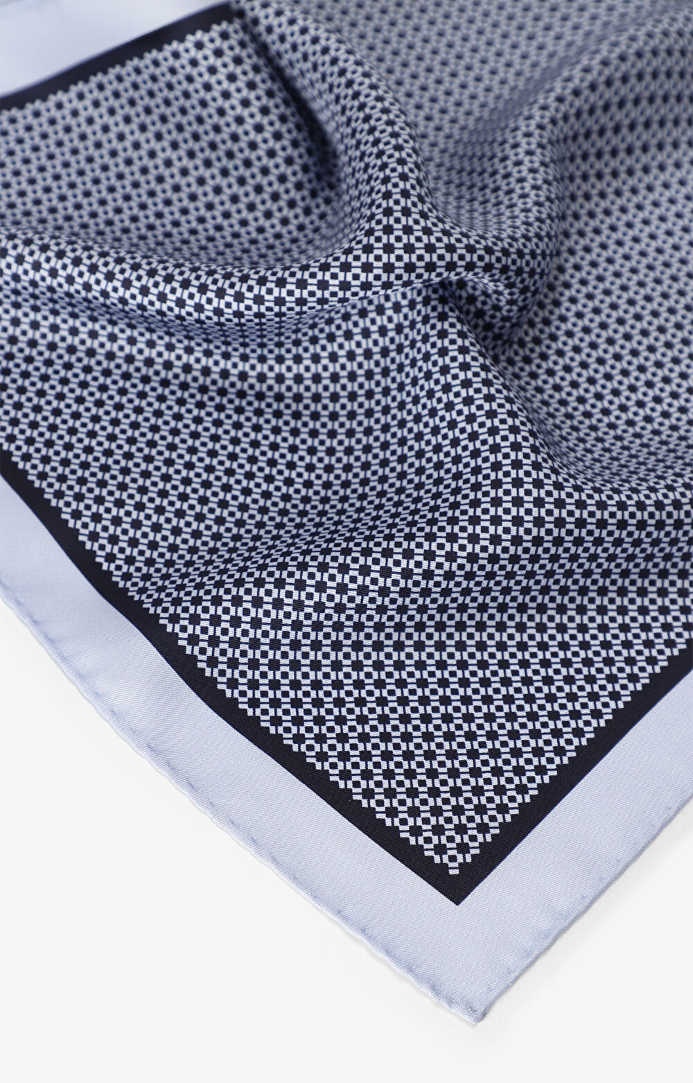 Jedwabna poszetka w mikrowzór - 2