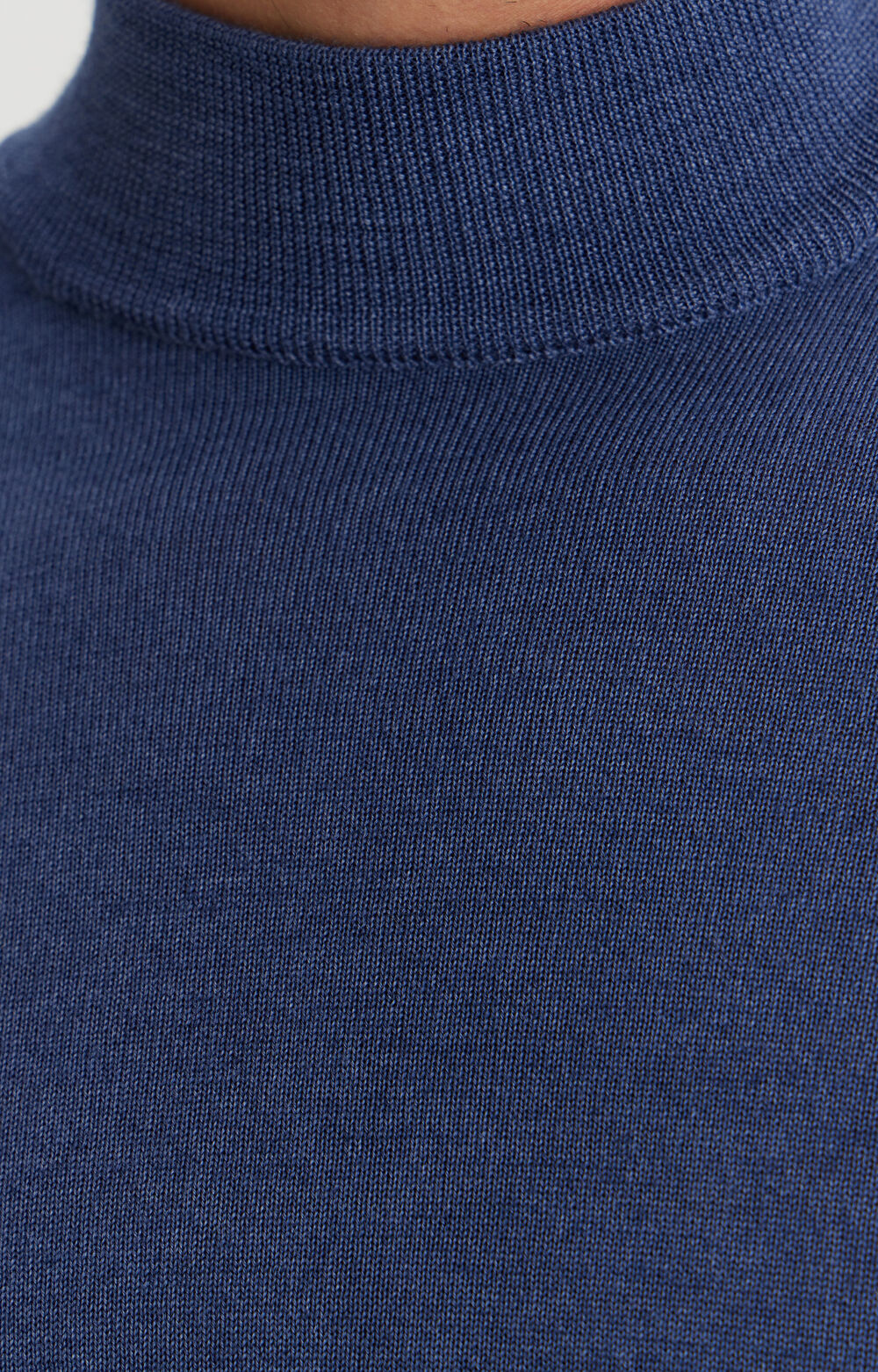 Sweter z wełny merino
