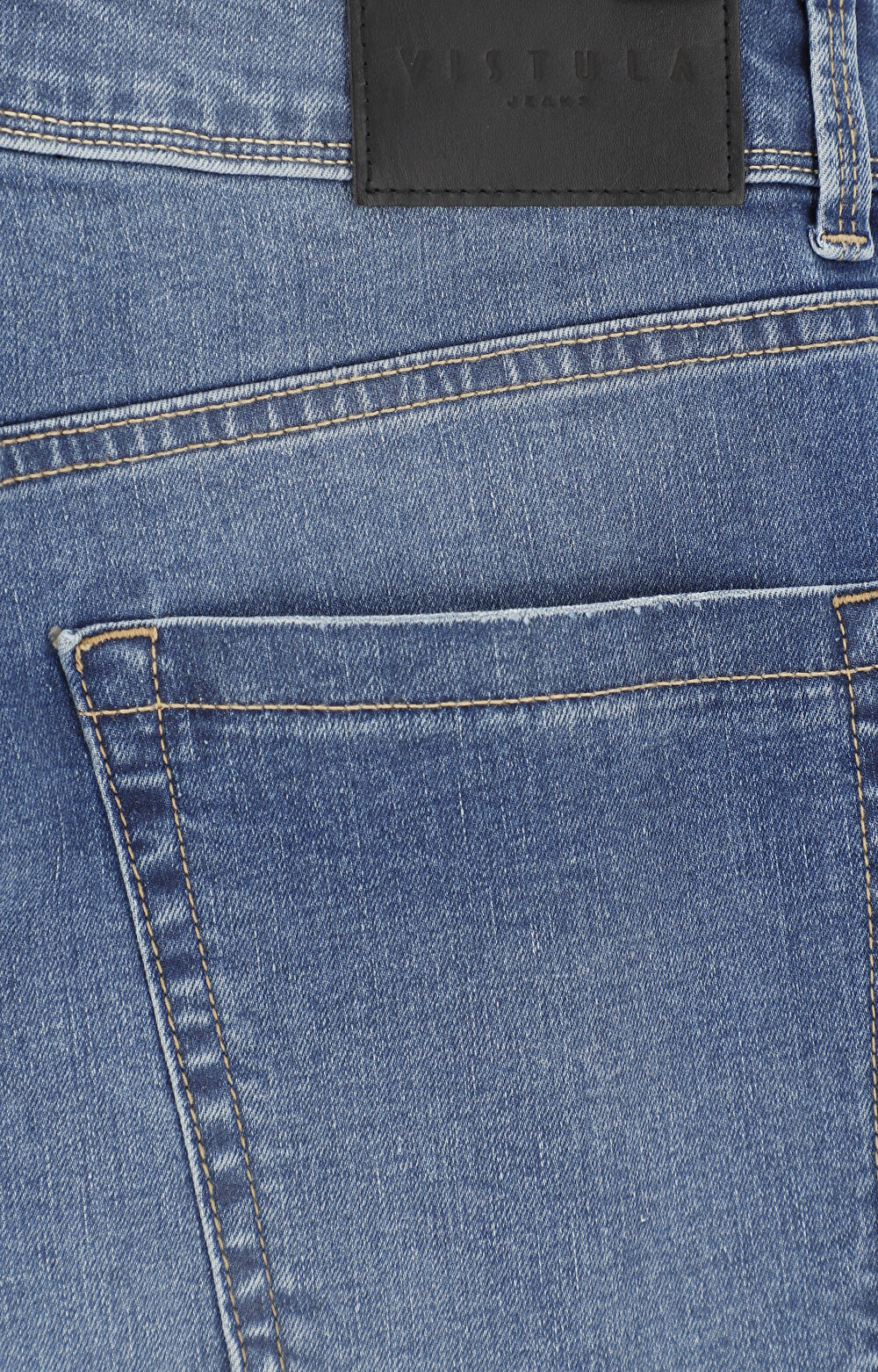 Klasyczne jeansy z przetarciami