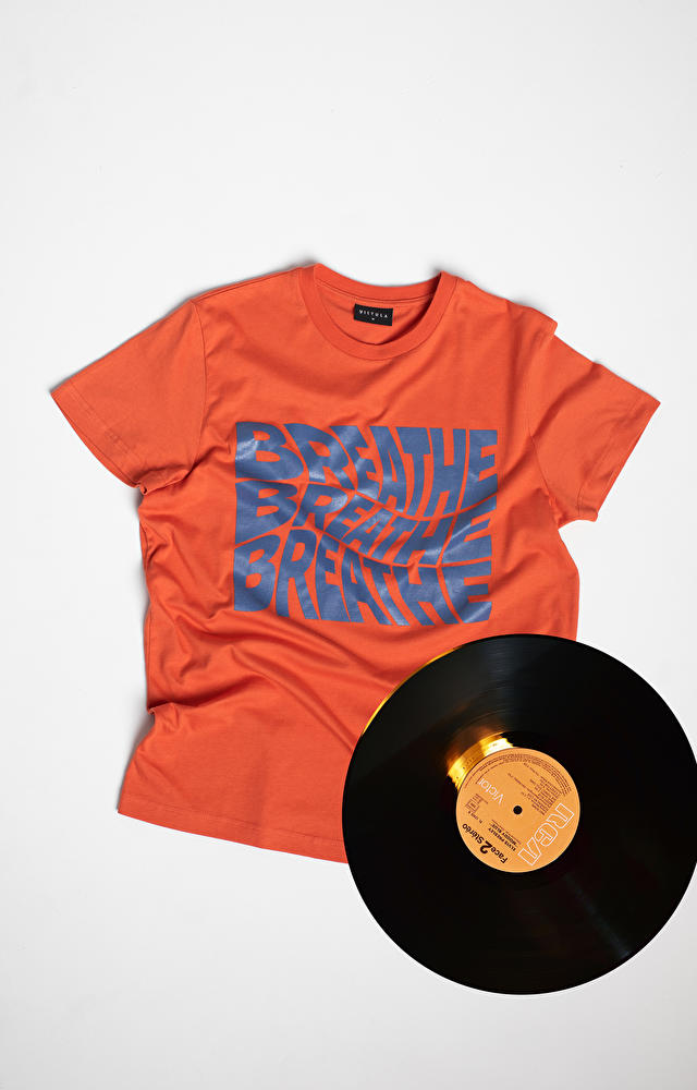 T-shirt z grafiką - 3