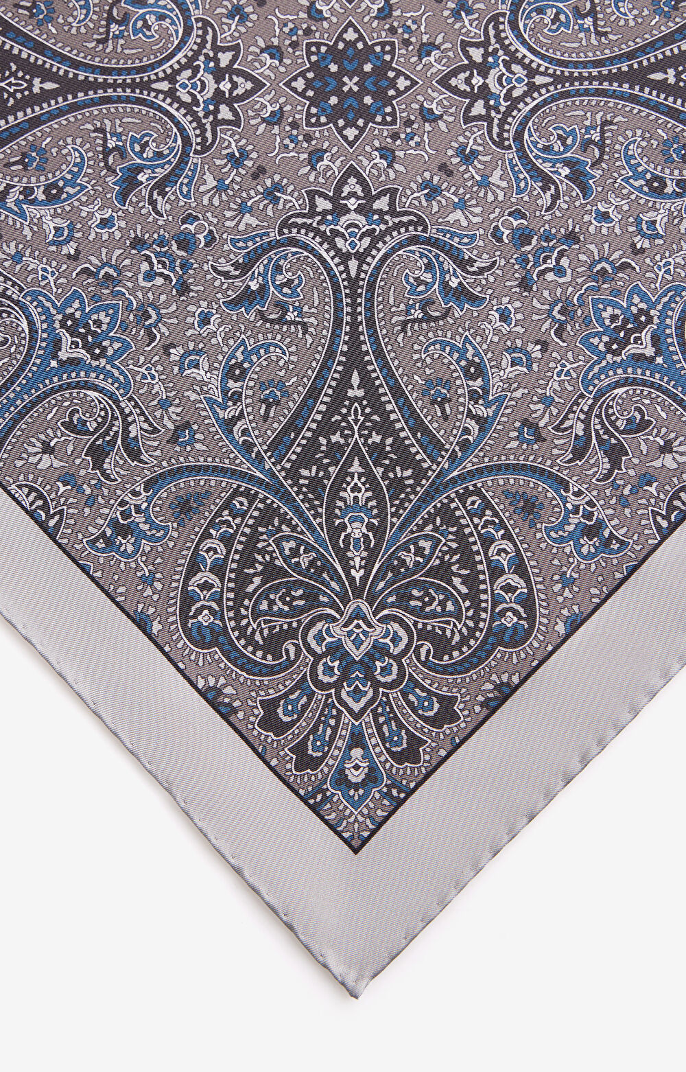 Jedwabna poszetka w orientalny wzór - 2