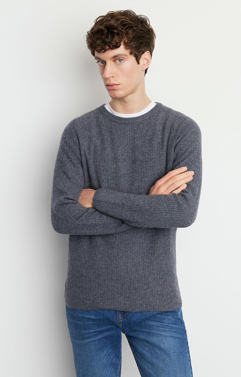 Wełniany sweter typu round-neck w prążek