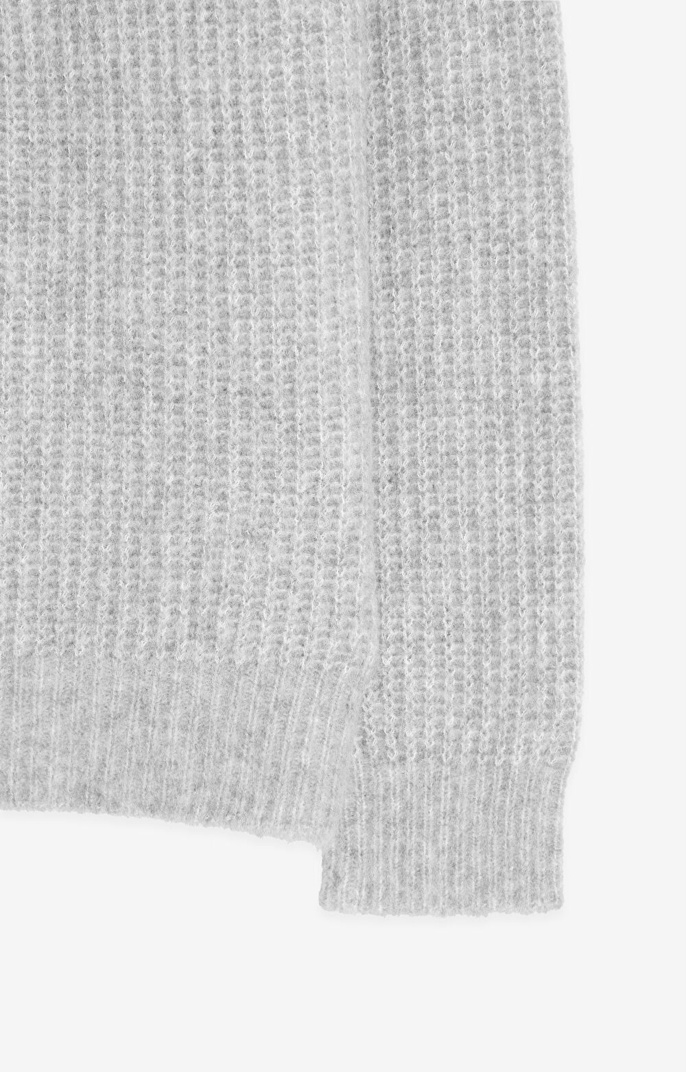 Sweter ze strukturalnym wzorem
