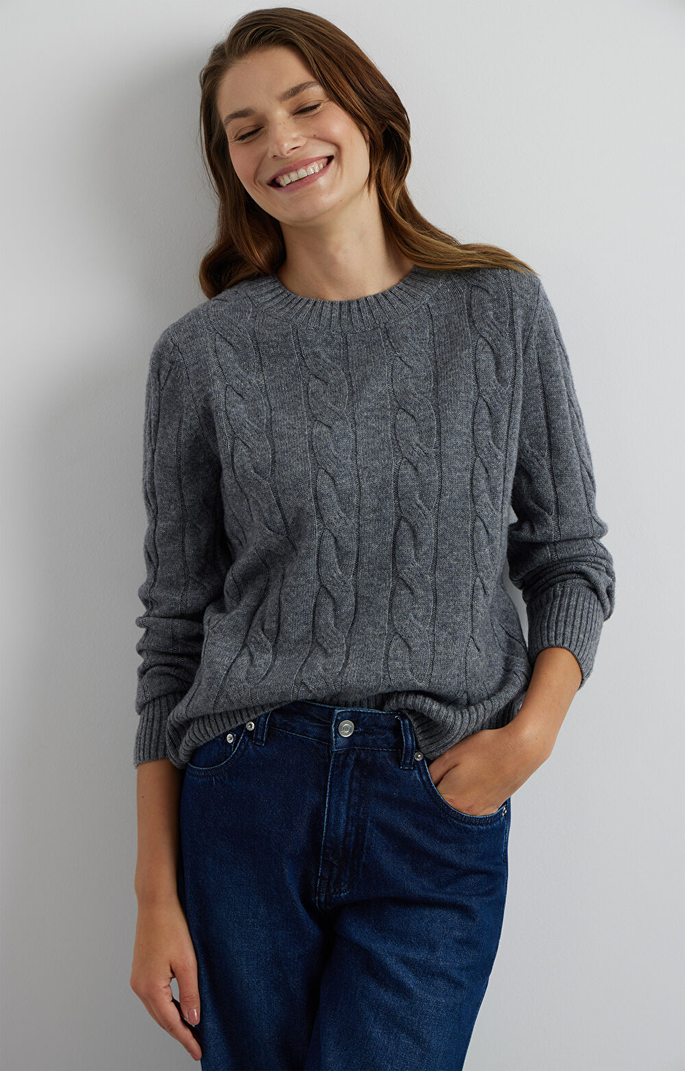 Sweter o warkoczowym splocie - 5