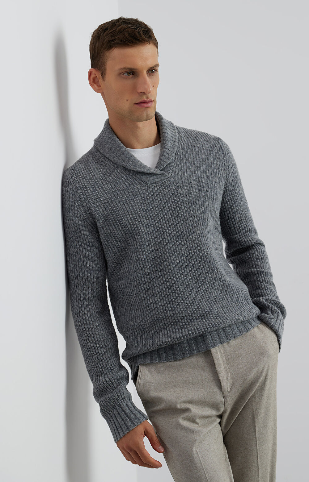 Sweter z kołnierzem szalowym - 7