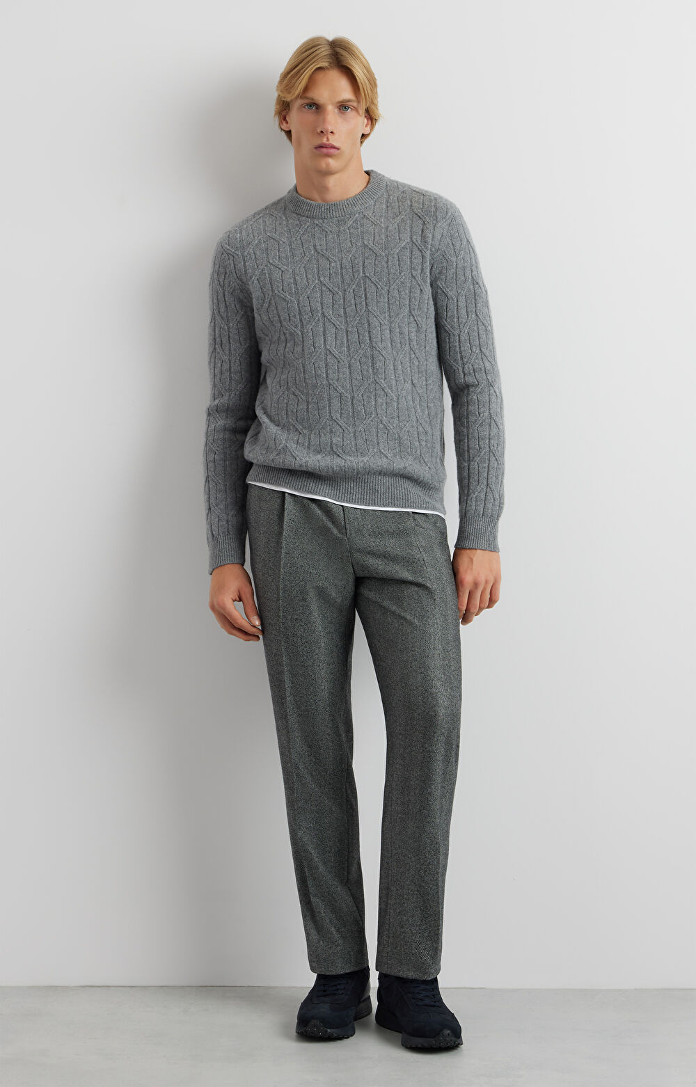 Sweter w geometryczny wzór - 4