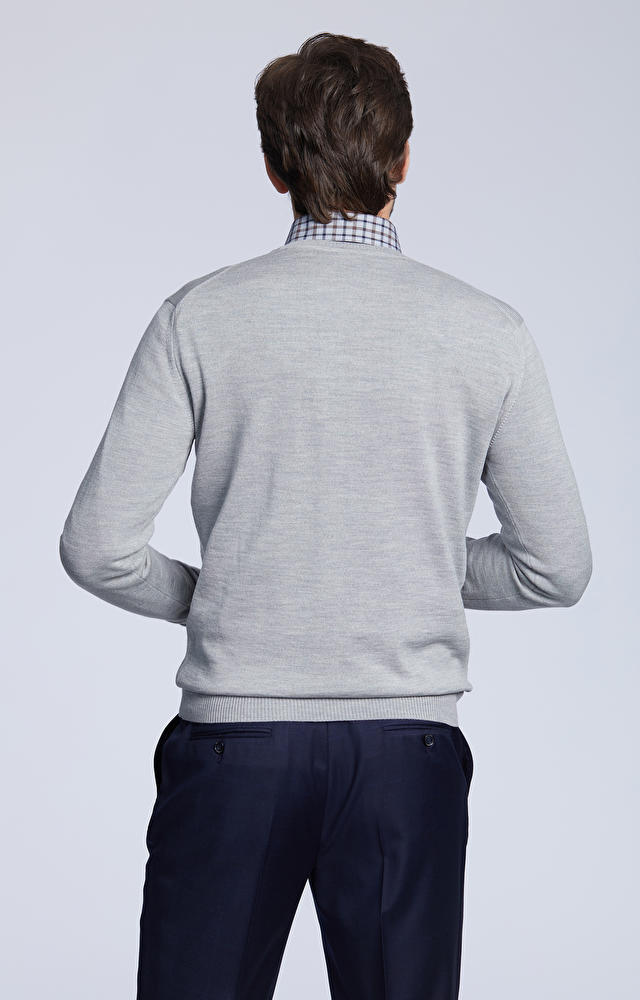 Lekki, wełniany sweter typu round-neck
