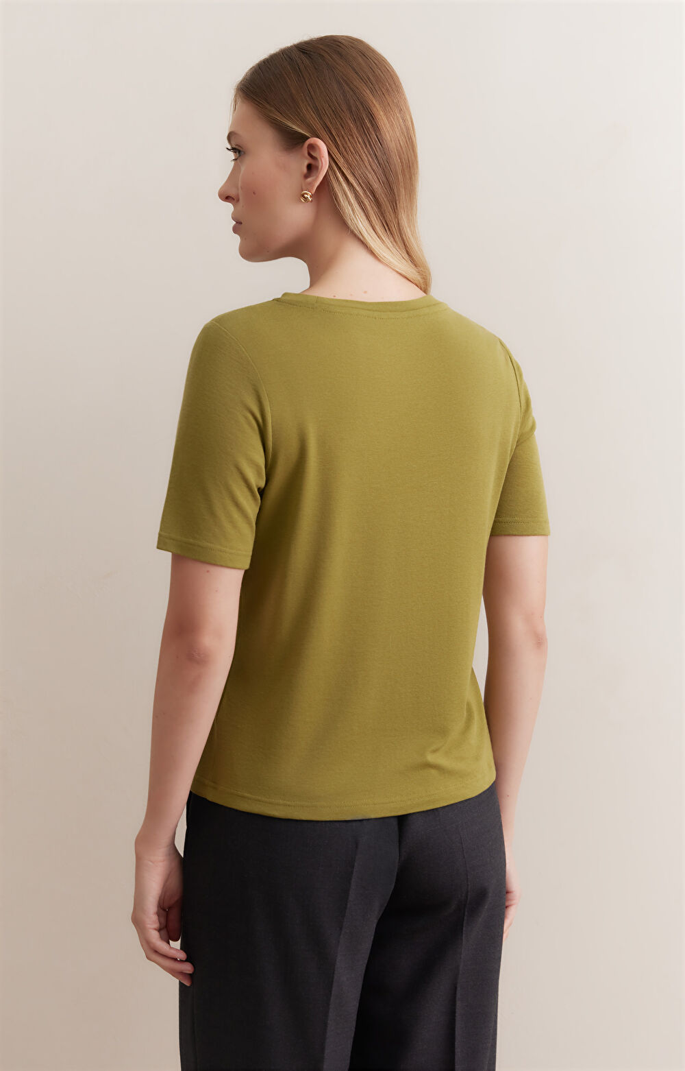Gładki t-shirt regular - 2