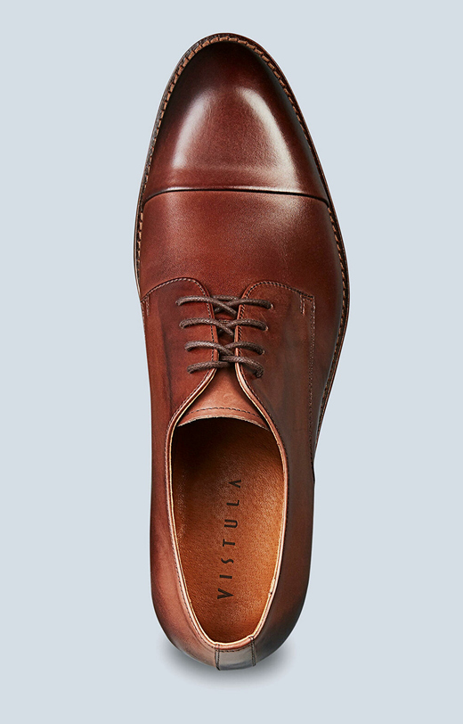 Skórzane buty typu derby, klasyczne do garnituru
