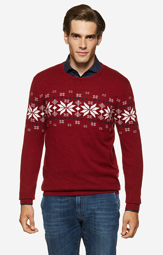 Lekki sweter z geometrycznym motywem