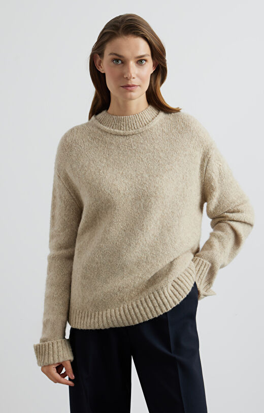 Sweter o luźnym kroju