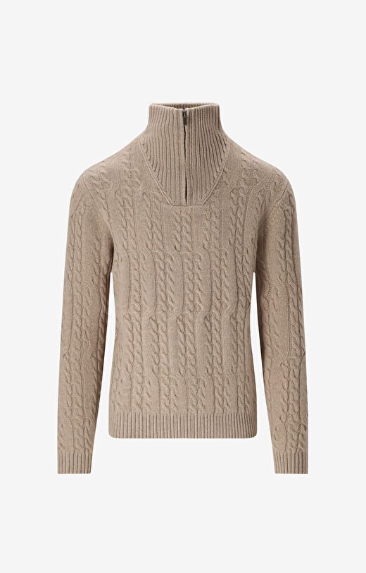 Sweter o warkoczowym splocie