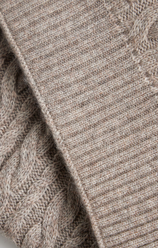 Szalik w warkoczowy wzór