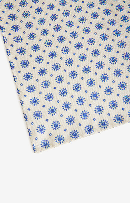 Jedwabna poszetka w kwiatowy wzór