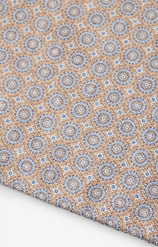 Jedwabna poszetka w geometryczny wzór