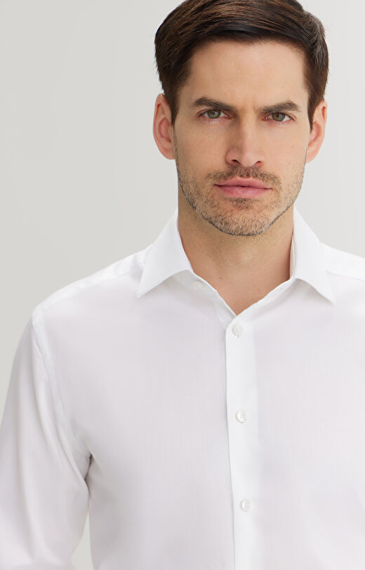 Biała koszula slim fit z włoskiej bawełny