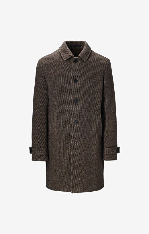 Płaszcz w diagonalny wzór