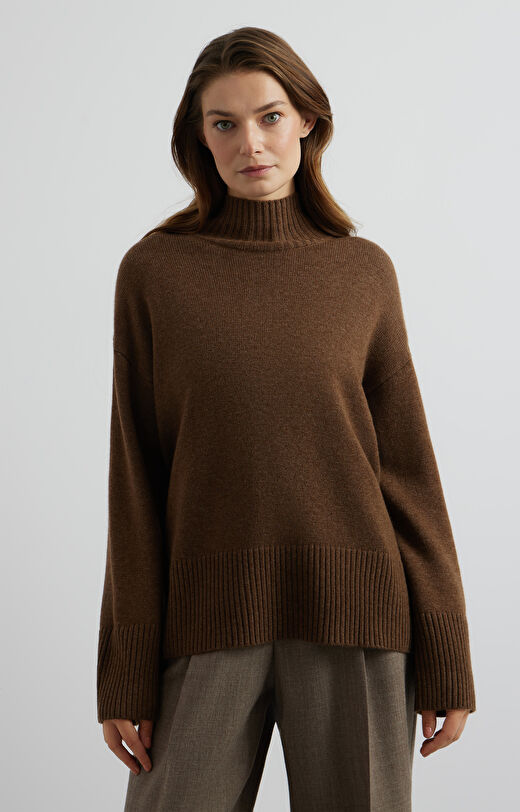 Sweter o luźnym kroju