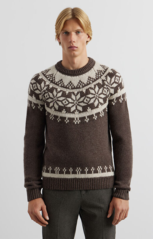 Sweter w świąteczny wzór