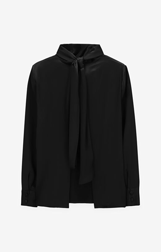 Koszula z ozdobną szarfą