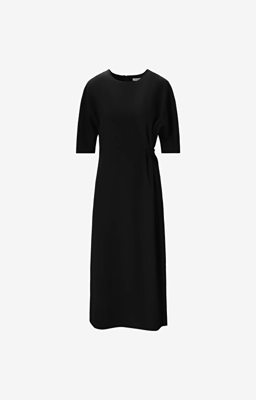 Sukienka z rozcięciem