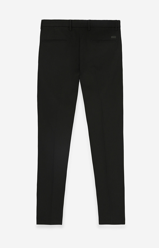 Chinosy o kroju slim fit