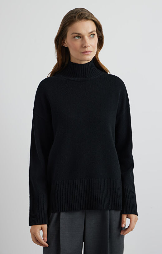 Sweter o luźnym kroju