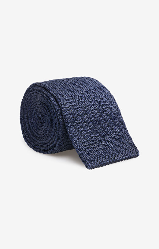 Jedwabny krawat w strukturalny wzór