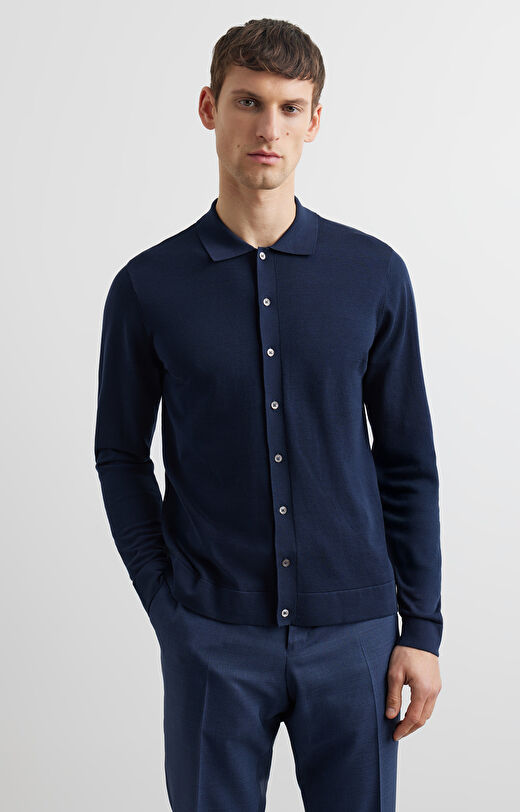 Sweter o kroju koszuli