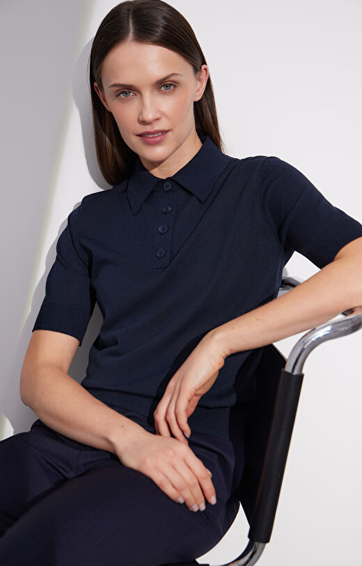 Sweter z kołnierzem