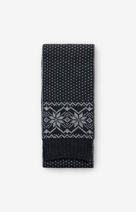 Szalik w świąteczny wzór