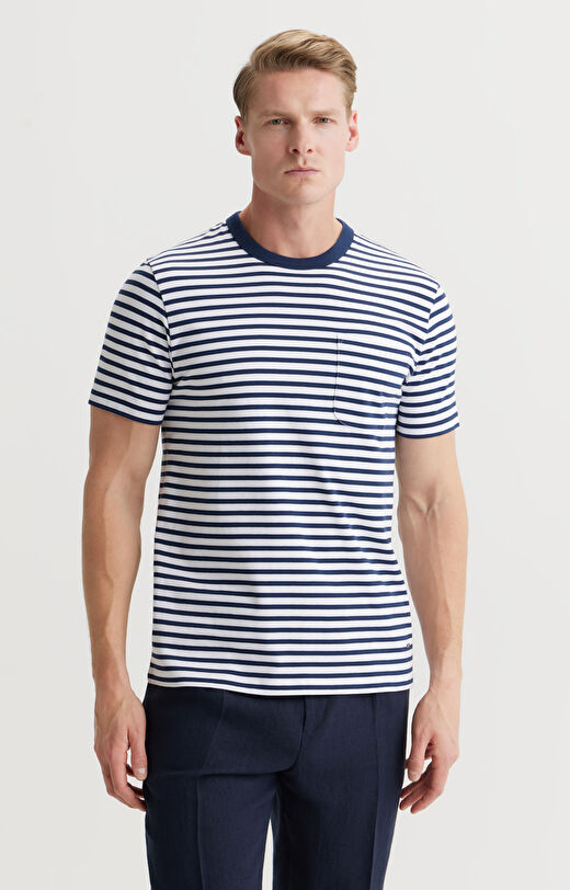 T-shirt w paski
