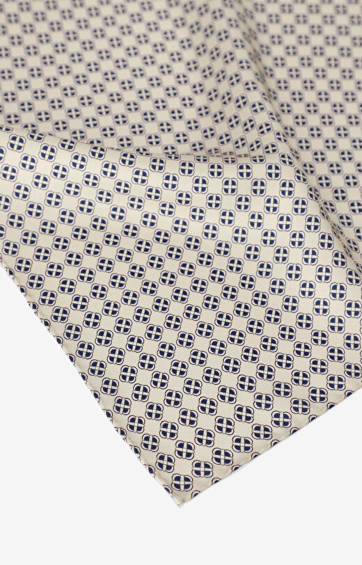 Jedwabna poszetka w geometryczny wzór