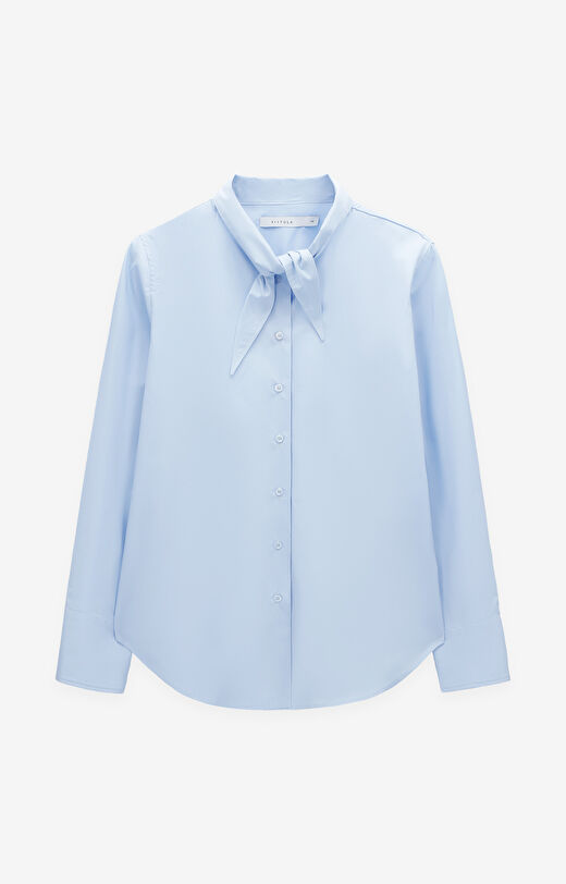 Koszula z ozdobnym kołnierzem