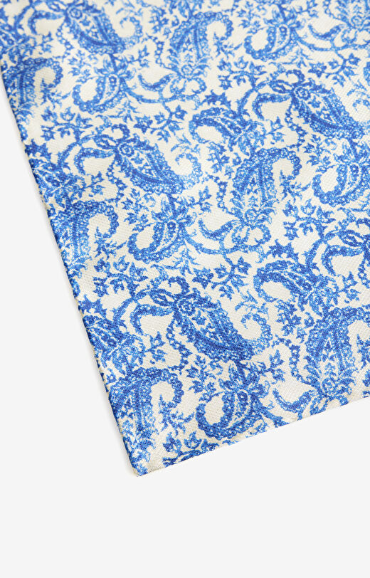 Jedwabna poszetka w geometryczny wzór