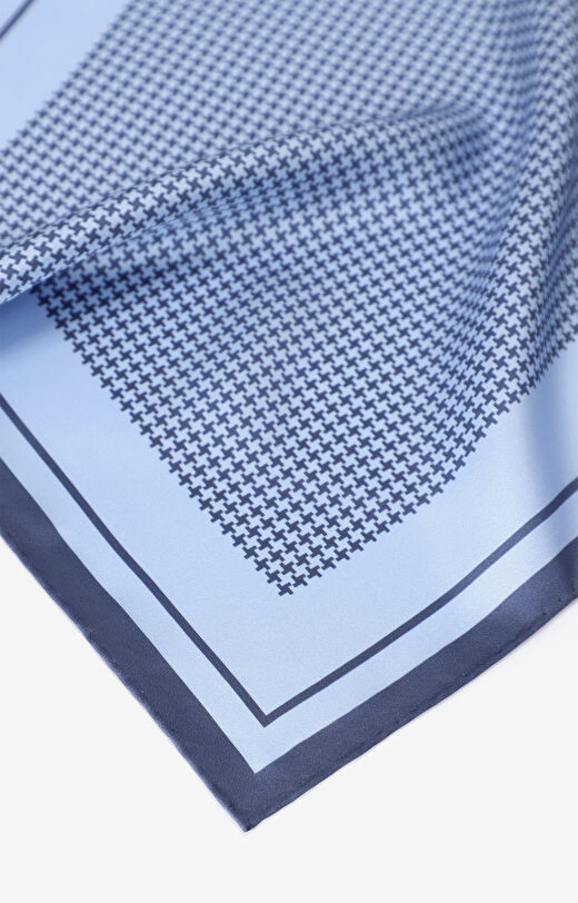 Jedwabna poszetka w pepitę