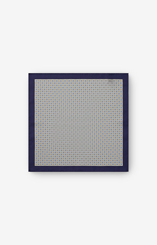 Jedwabna poszetka w geometryczny mikrowzór