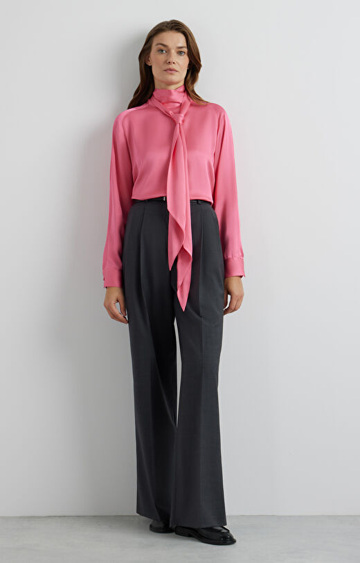 Bluzka z ozdobnym wiązaniem